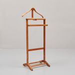 1040 3508 VALET STAND